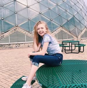 Meet your Posher, Eva